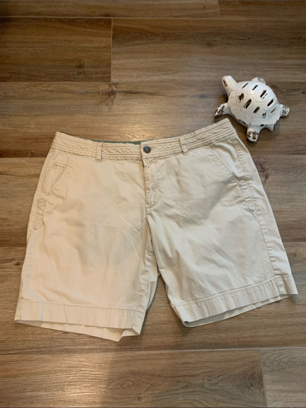 Natural Reflections  Khaki Summer Chino Shorts size 16